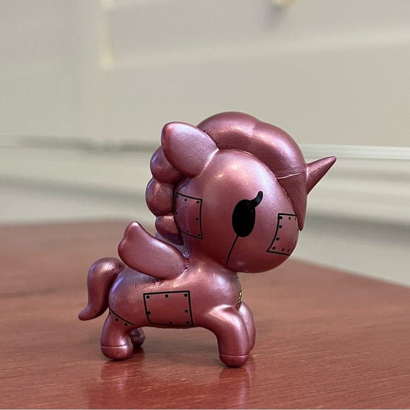 Tokidoki Neon Star CHASER Figure Rosie Metallico Unicorn Unicorno Pink Rare - Picture 2 of 6